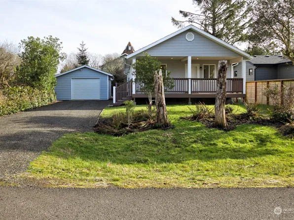 817 Shark Court SW, Ocean Shores, WA 98569