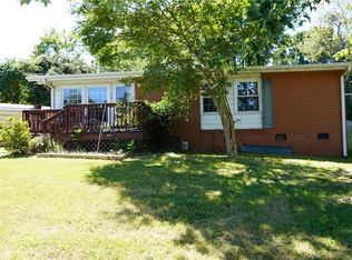 2200 Crestridge Rd, Greensboro, NC 27403