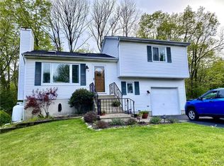 13 Lenape Trl, Mount Bethel, PA 18343