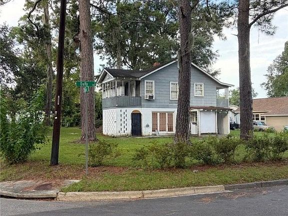 3rd image of 1201 McCormick Street