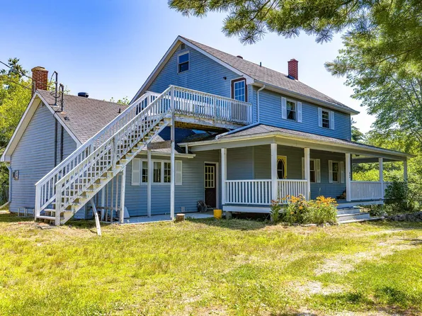 42 Birchtown Hill Rd, Shelburne, NS B0T 1W0