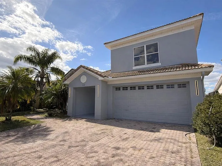 3504 Valleyview Dr — Photo 2