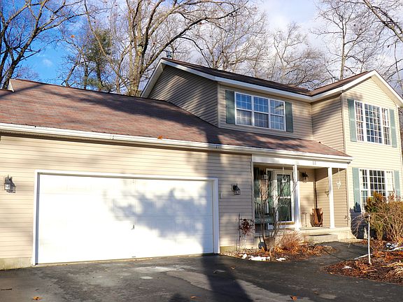 2nd image of 11 Stone Creek Ct
