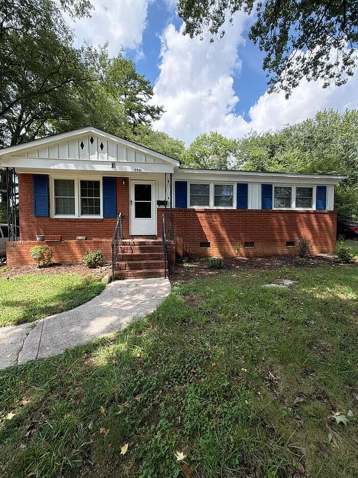 3 bed, 1.0 bath, 1000 sqft, $1,650 — Photo 3