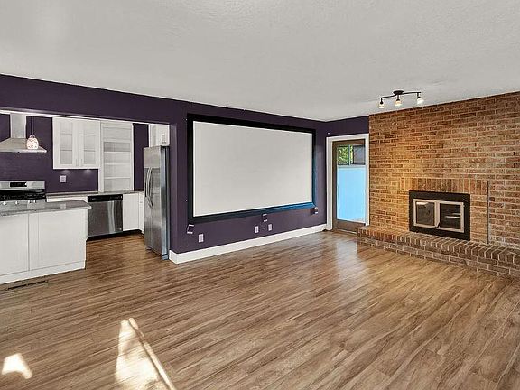 3rd image of 1141 N Capistrano Dr W