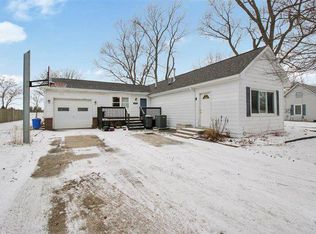 209 S Hickory St, Pesotum, IL