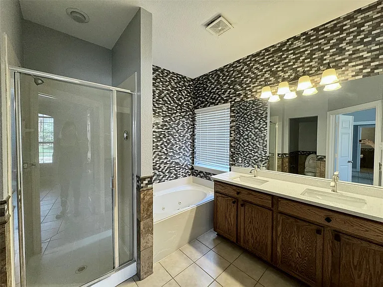 4405 Brighton Dr — Photo 12