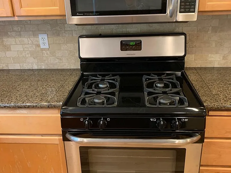 443 NE Ravenna Blvd #C — Photo 17