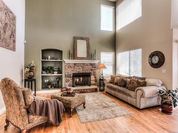 Family room with two-story vaulted ceiling