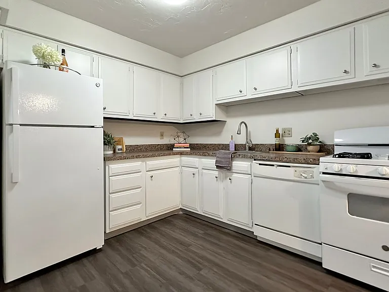 Coppertree Apartments — Photo 27