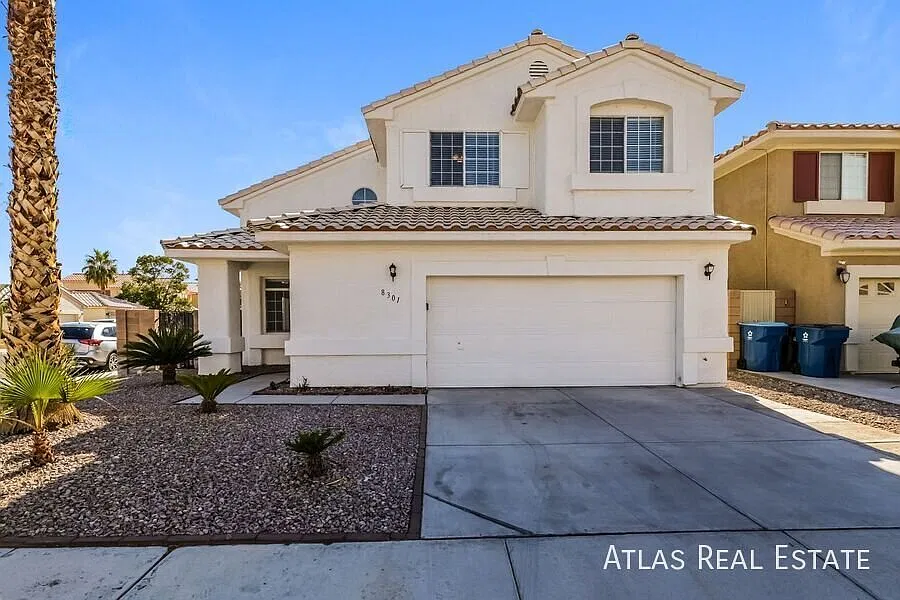*Coming Soon** Spacious 4 Bedroom 3 Bath In Las Vegas ! Private Pool! — Photo 2