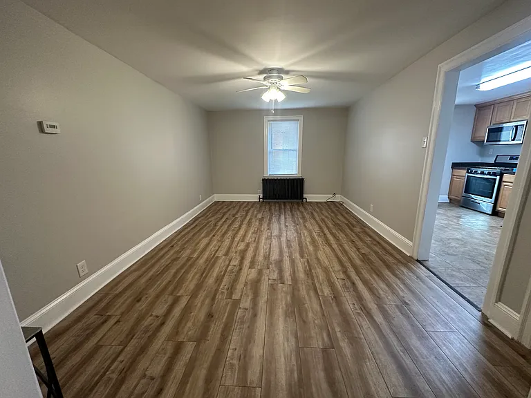 390 Easton Rd #5 — Photo 8