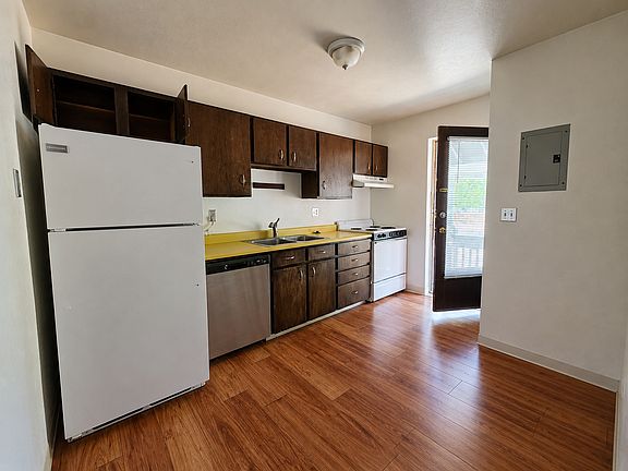 3rd image of 1742 Walnut St #2