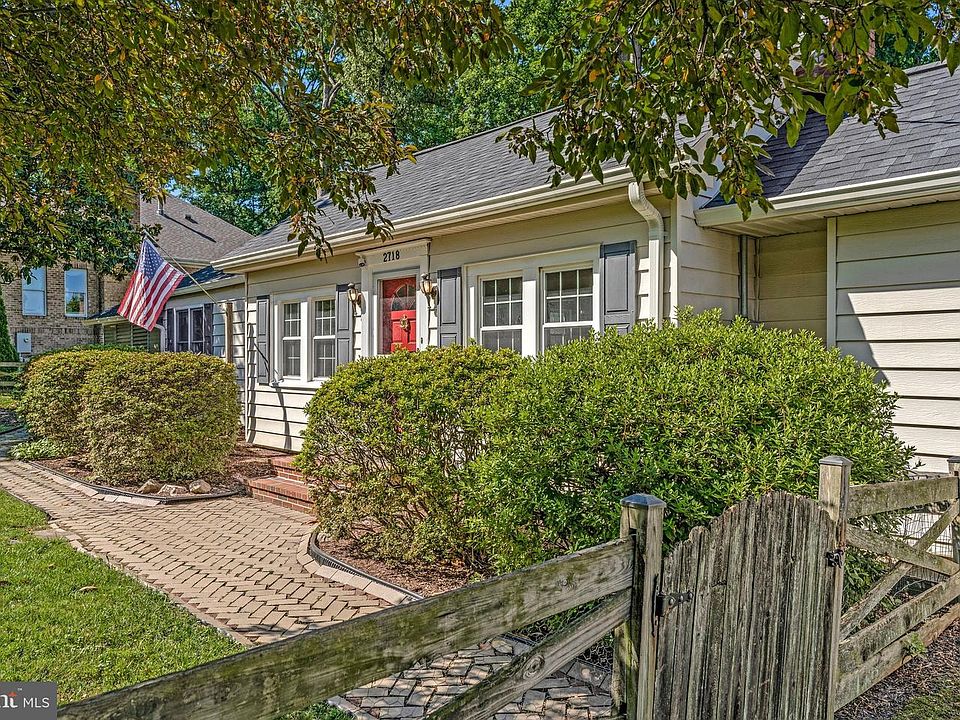 1st image of 2718 Pioneer Ln