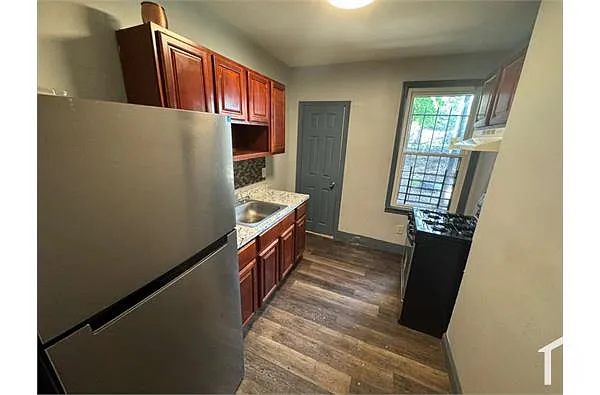 Building Photo - 44 4th St #1R