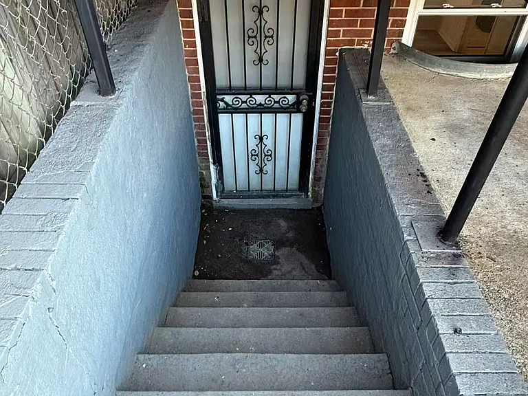 1328 W St NE — Photo 18