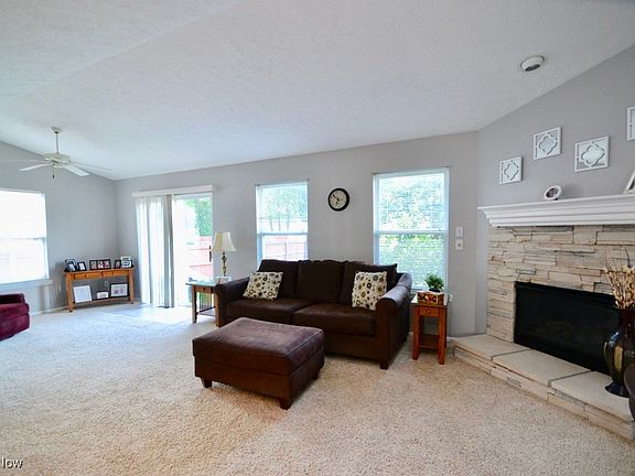 5th image of 517 Bayberry Dr