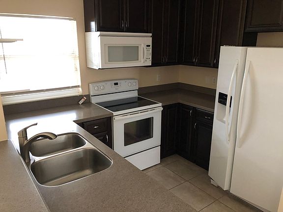 4th image of 1347 Lyonshire Dr