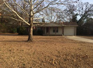 2201 Quailridge Dr, Fayetteville, NC 28304