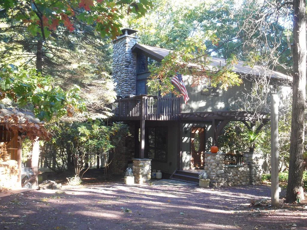 241 Forest Dr photo 1