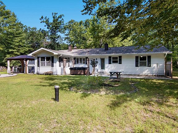 4th image of 5896 Betsie River Rd