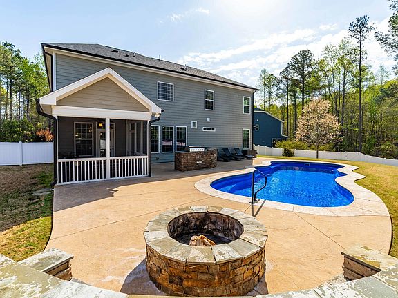 2nd image of 404 Glenville Lake Dr