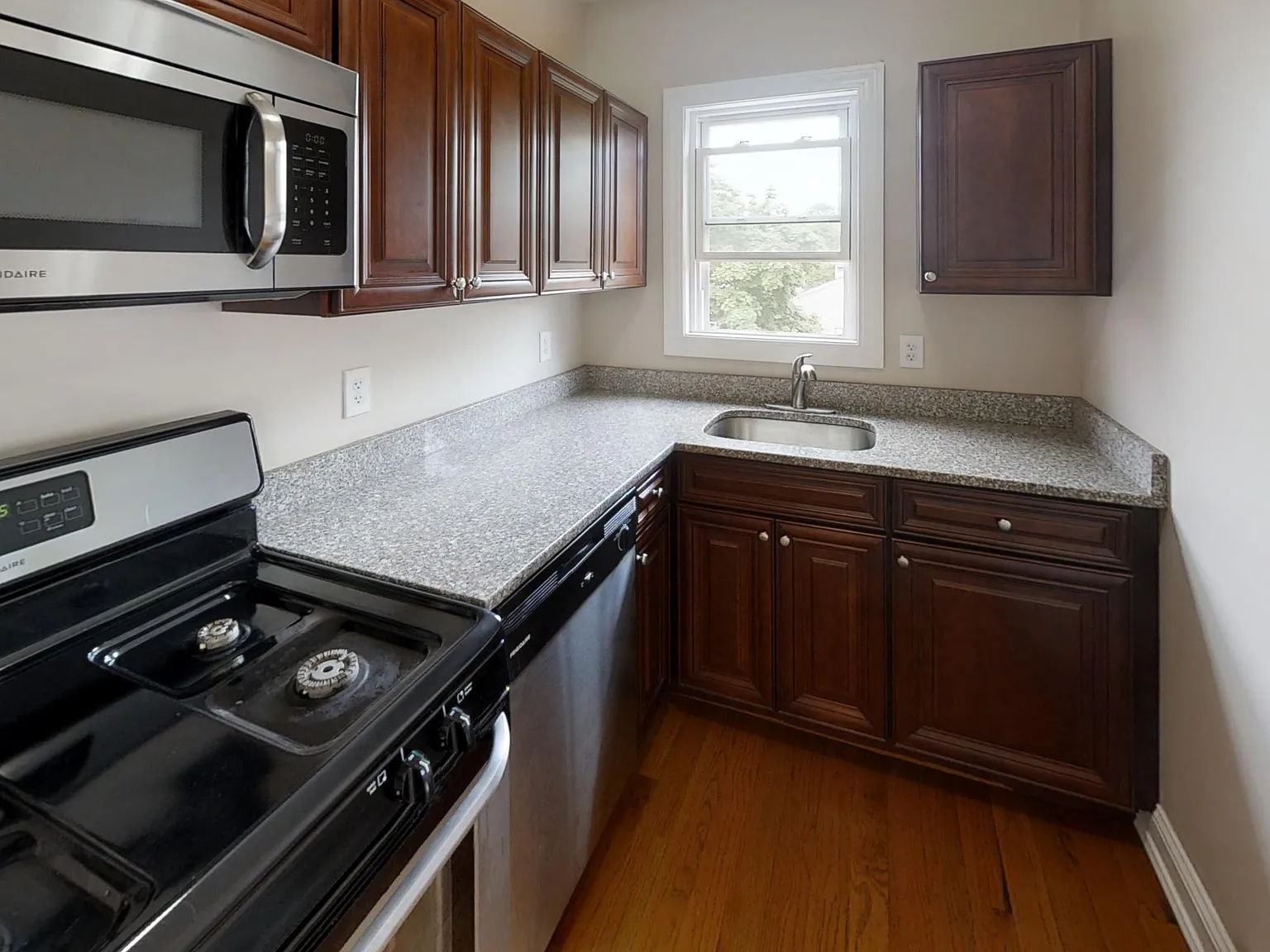 53 Pembroke Avenue — Photo 3