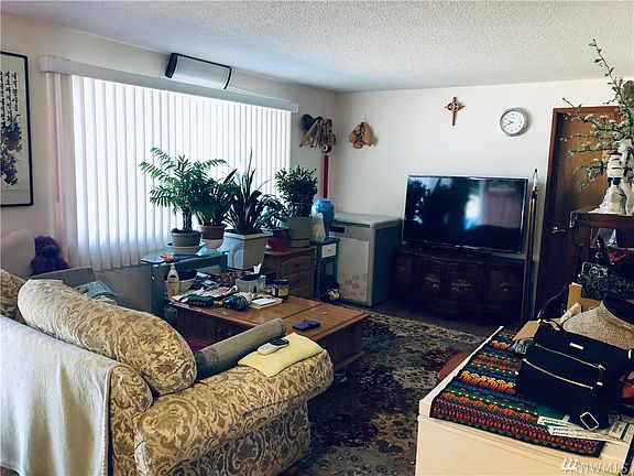 5th image of 9209 32nd Avenue Ct S