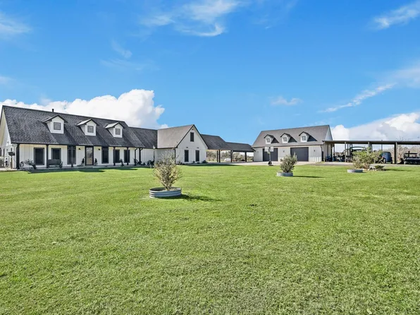 8120 Beach Haven Rd, Baytown, TX 77523