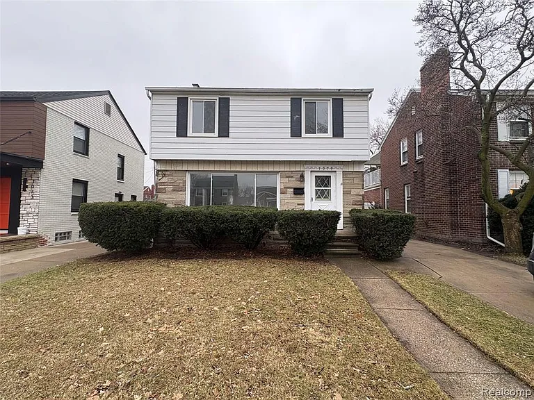 1079 Emmons Blvd — Photo 7