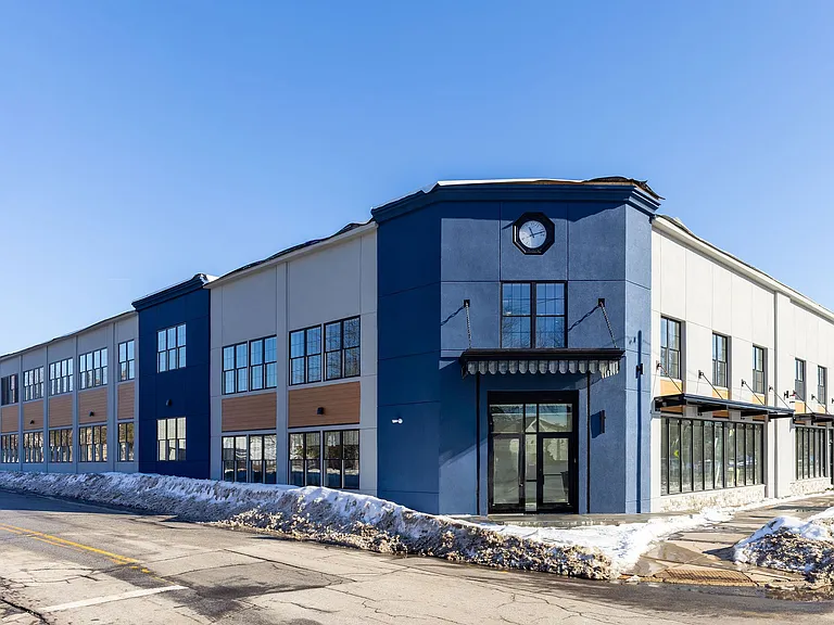 The Residence at 1555 Elm — Photo 38