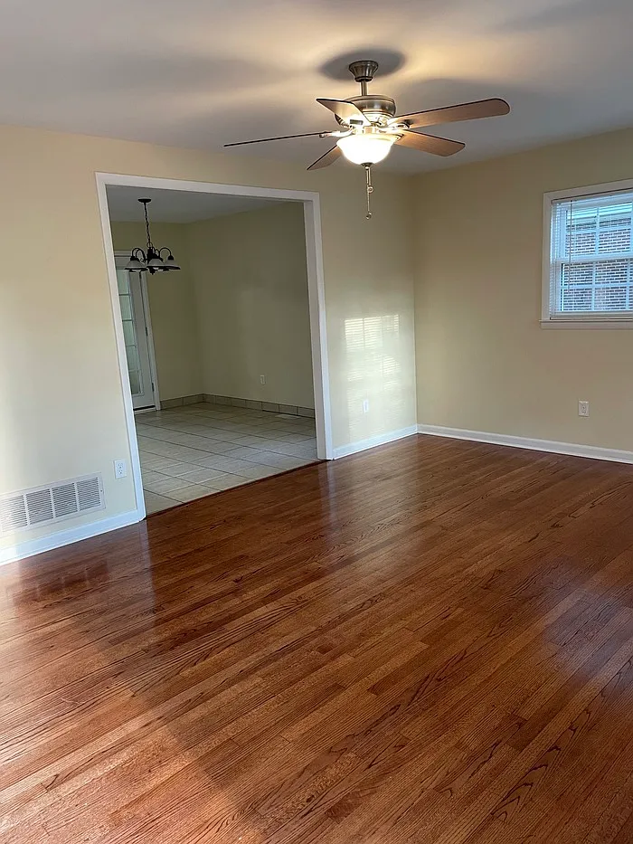 3 bed, 1.5 bath, 1157 sqft, $1,725 — Photo 4