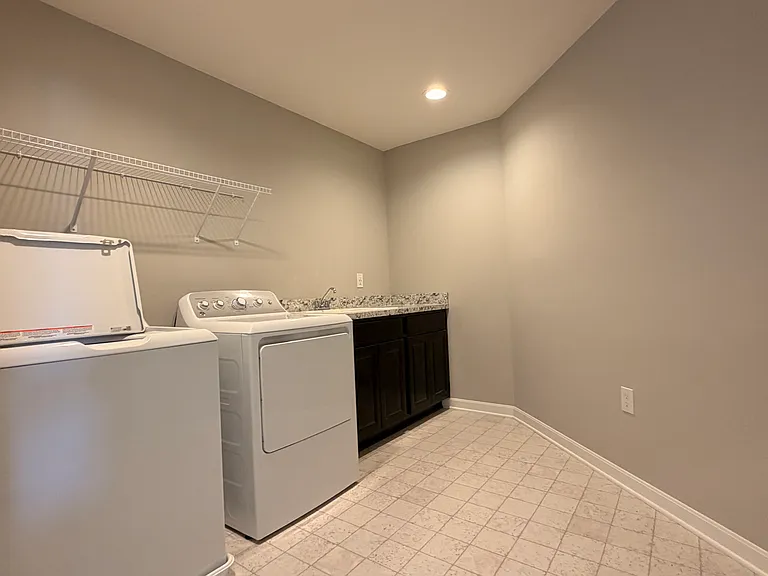 8833 Ingraham Ln — Photo 28