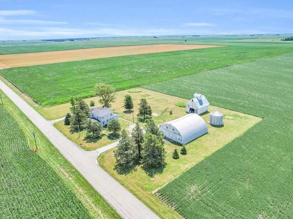 853 E Thousand North Rd, Onarga, IL 60955