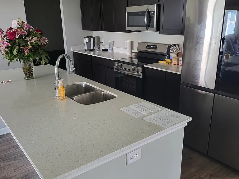 1019 Spring Hill Dr — Photo 16