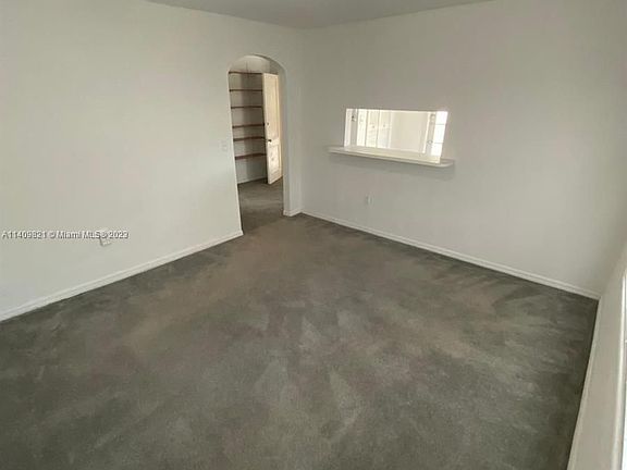 5th image of 227 Phoenetia Ave #2