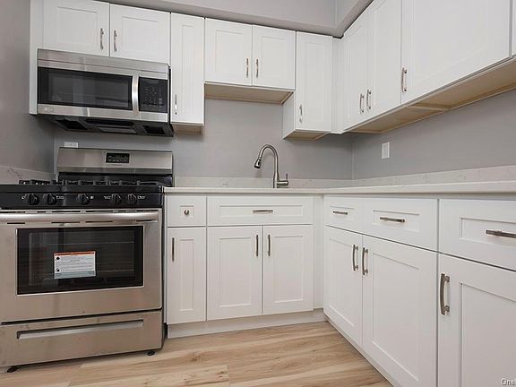 4th image of 1374 Midland Ave APT 213