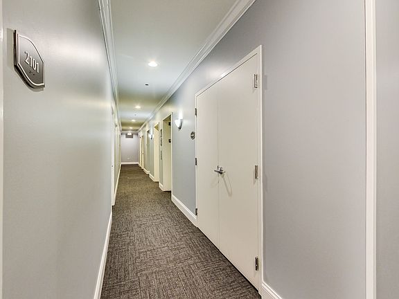 4th image of 1464 S Michigan Ave APT 2101