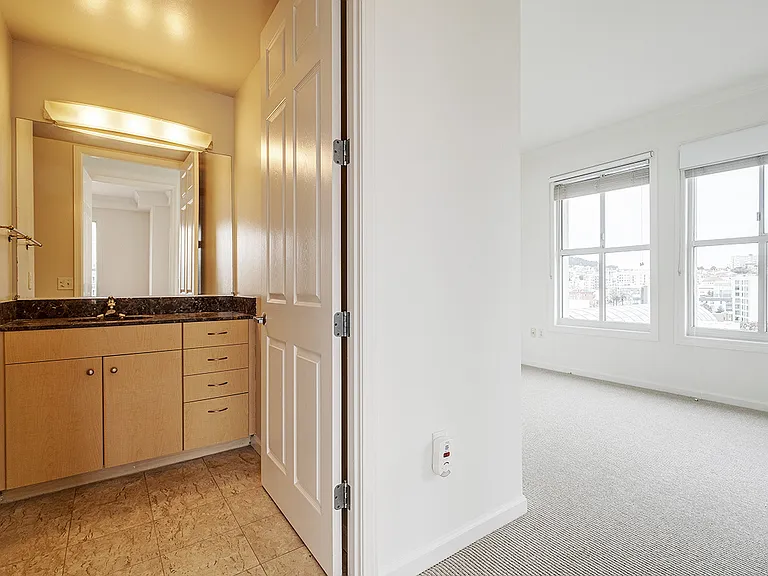 140 S Van Ness Ave #1131 — Photo 18