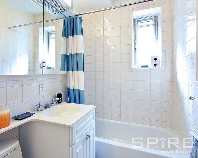 2nd image of 150 E 27th St APT 4C