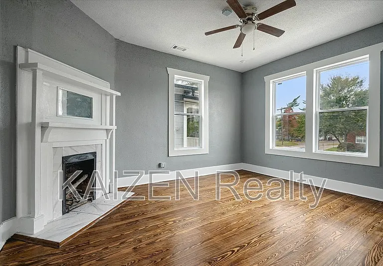 156 N Tucker St — Photo 20