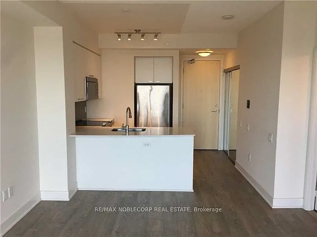 30 Roehampton Ave #2803 — Photo 6
