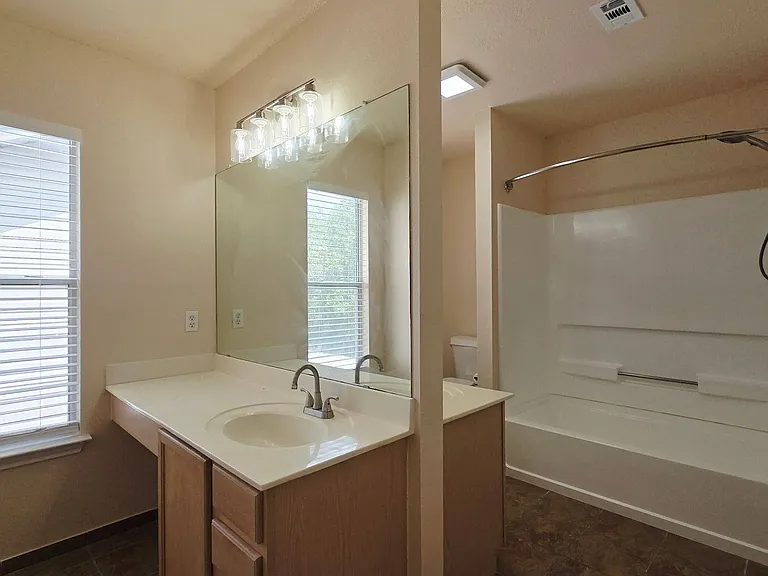 402 Empresario Dr — Photo 20