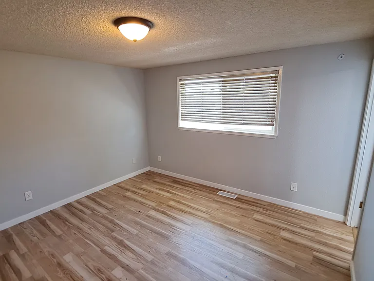 1316 S Woodlawn St — Photo 36