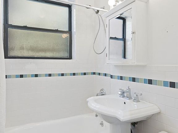 4th image of 414 W 44th St APT 2B
