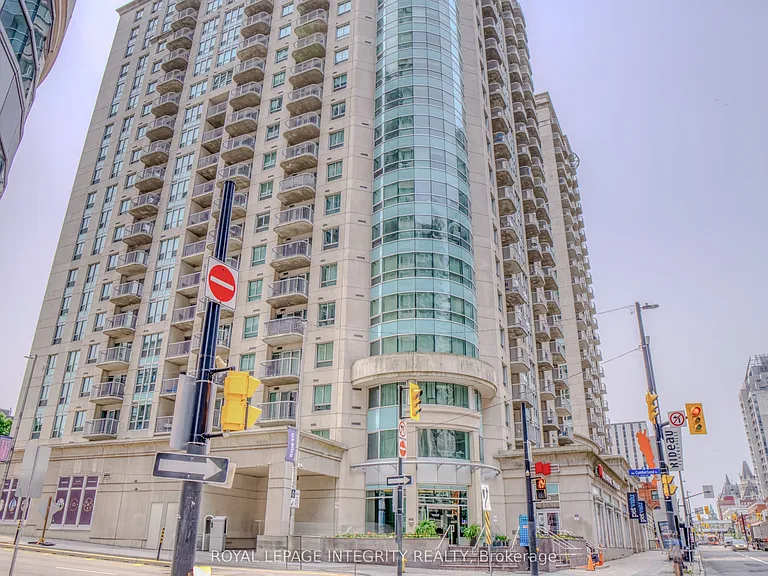 234 Rideau St #707 — Photo 2