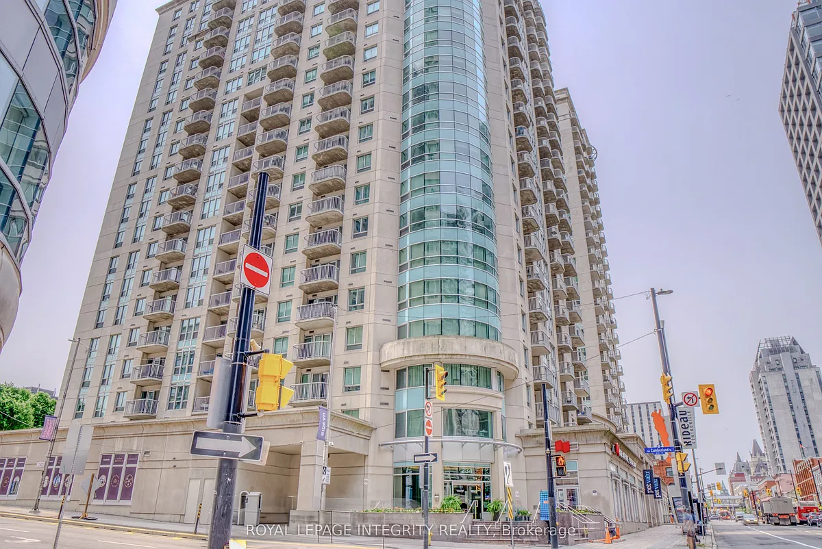 Building Photo - 234 Rideau St #707