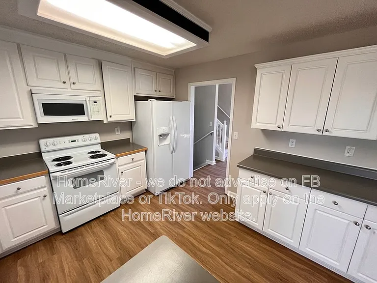1365 Lance Cir — Photo 6