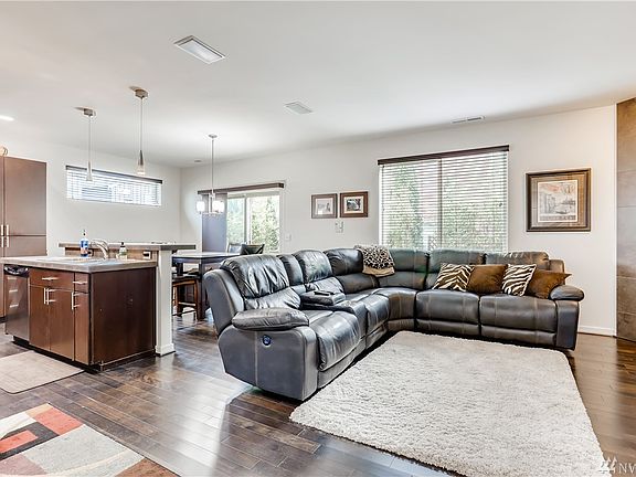 3rd image of 1304 158th St SW