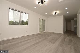 4th image of 212 Develin Dr